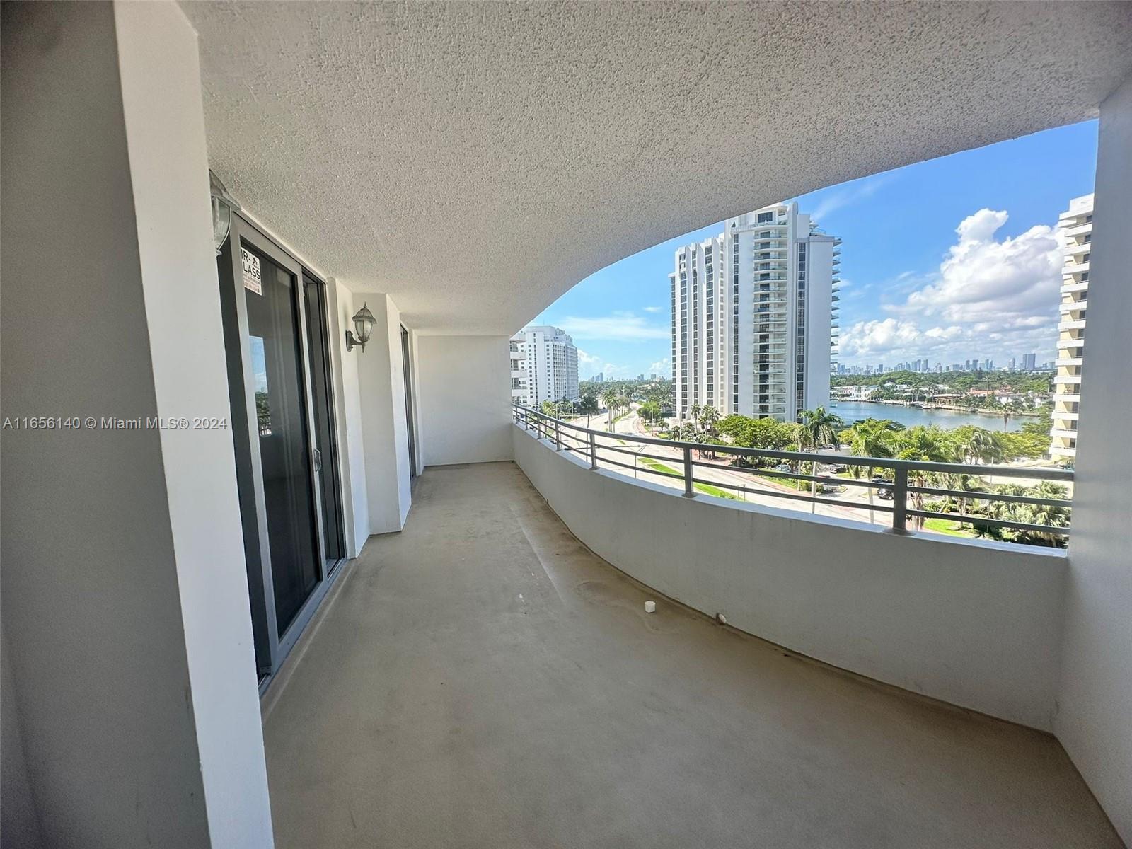 5555 Collins Ave # 8Z