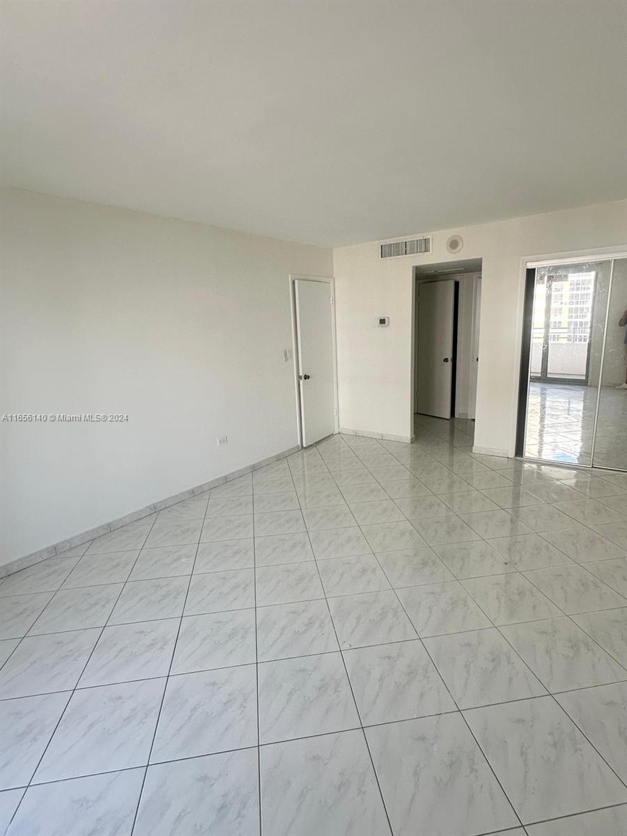 5555 Collins Ave # 8Z
