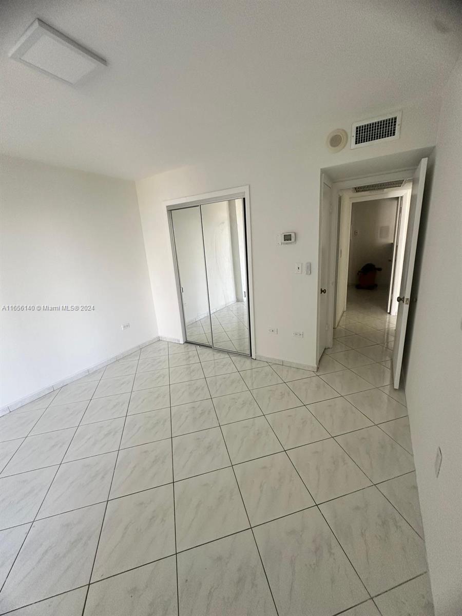 5555 Collins Ave # 8Z