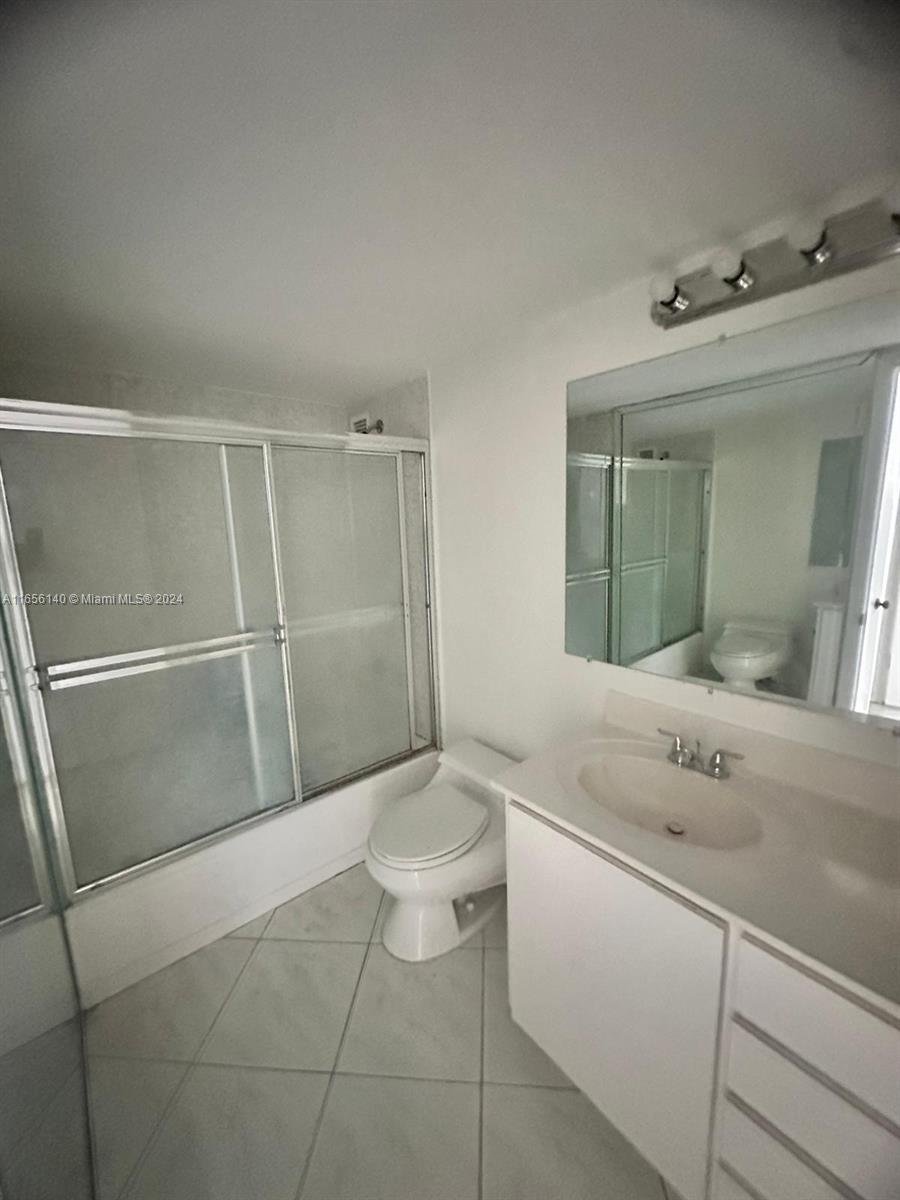 5555 Collins Ave # 8Z