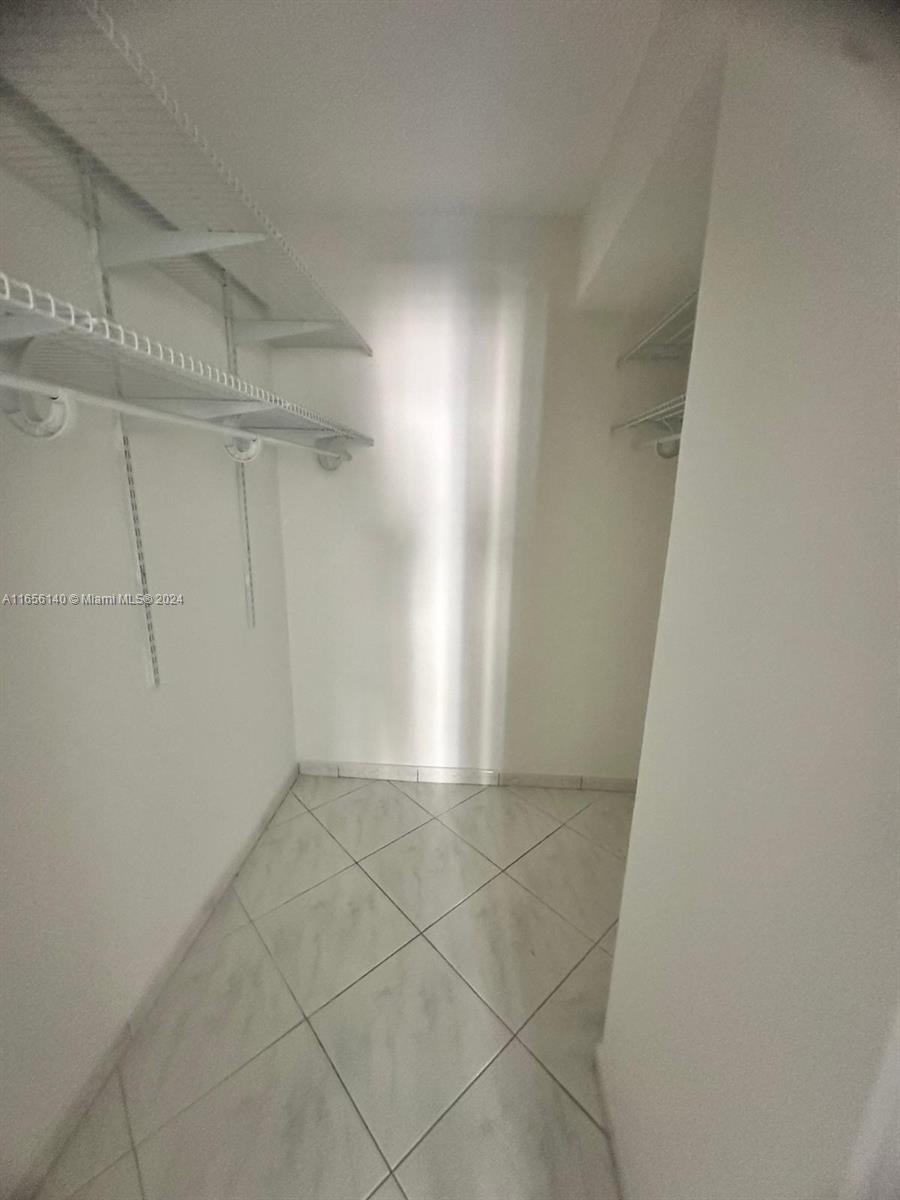 5555 Collins Ave # 8Z