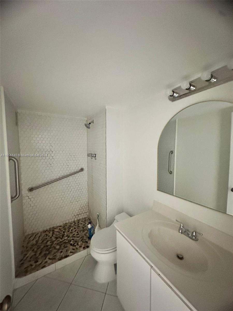 5555 Collins Ave # 8Z