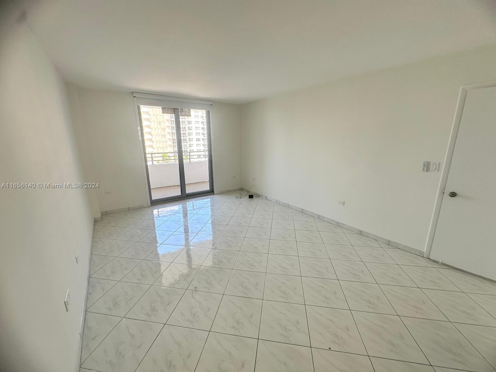 5555 Collins Ave # 8Z