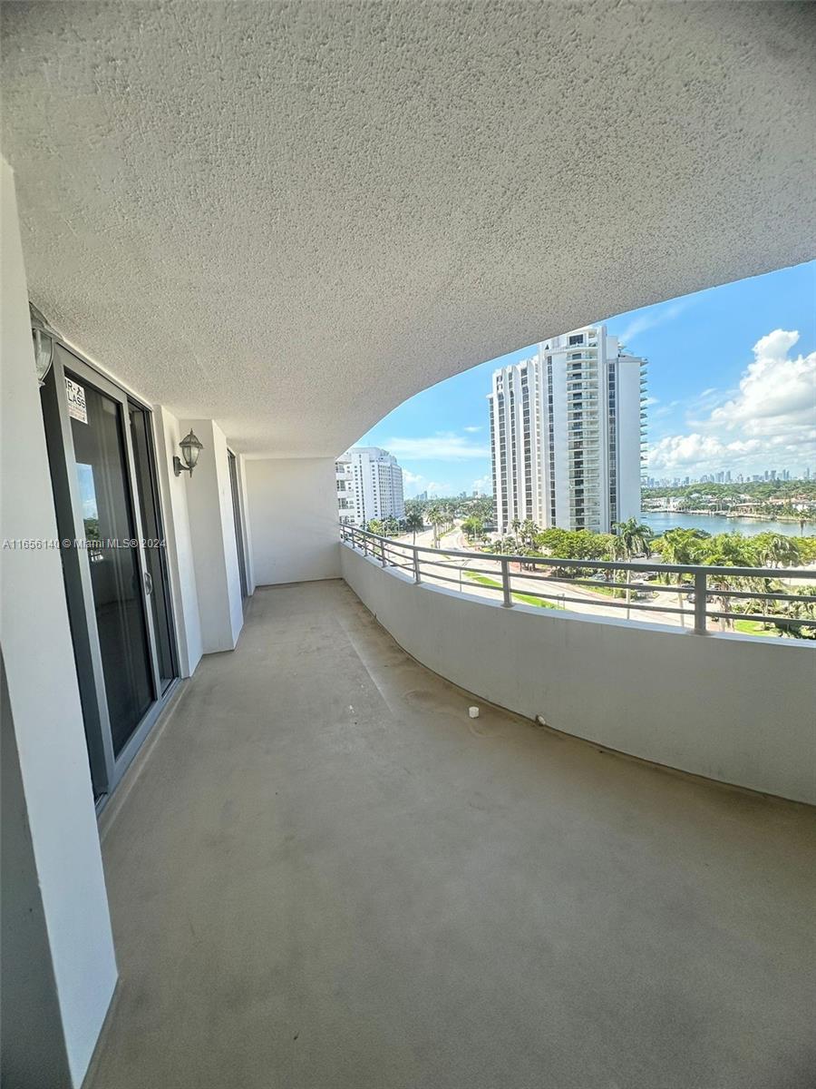 5555 Collins Ave # 8Z