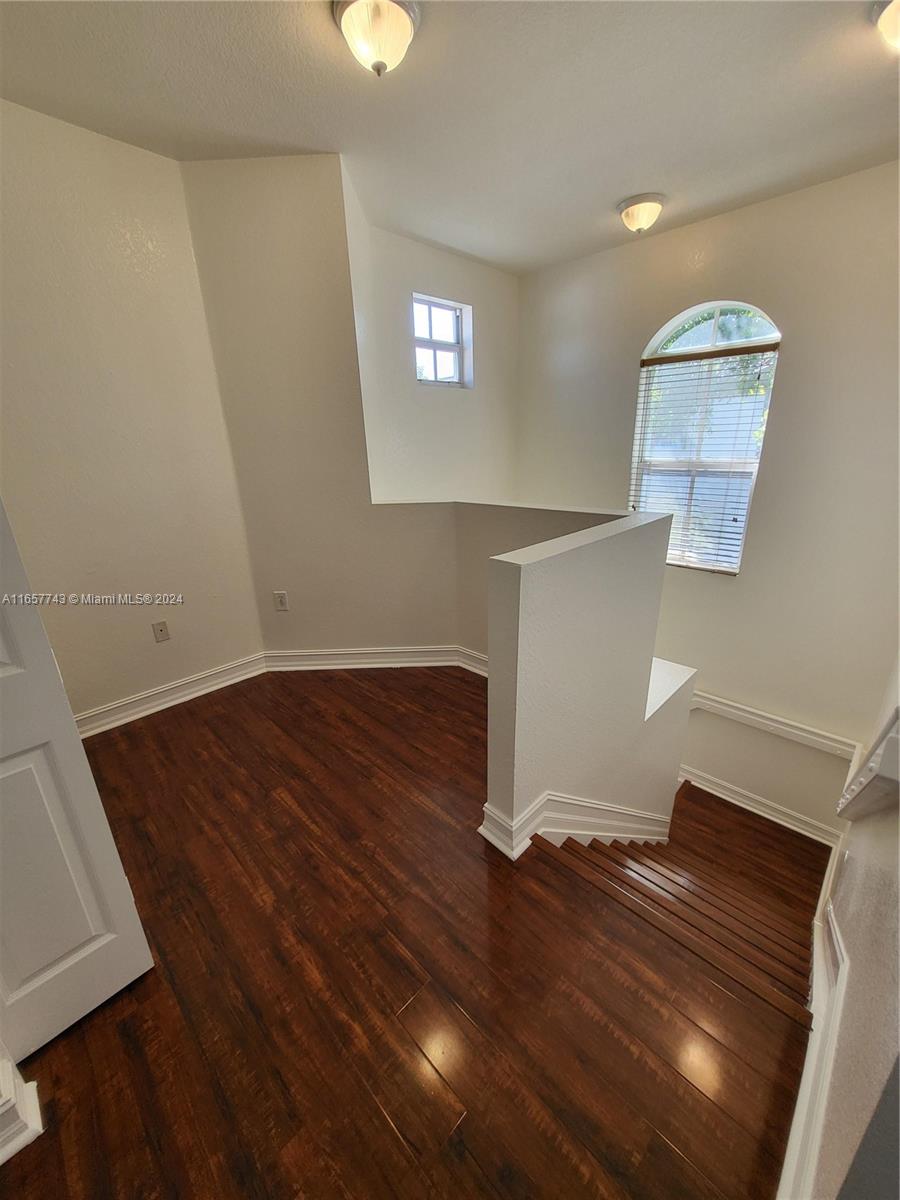 7633 NW 114th Path