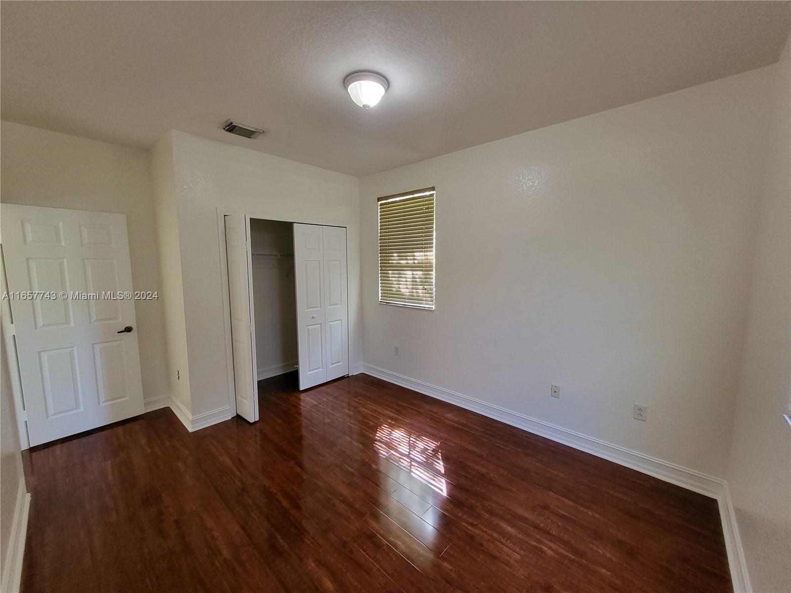 7633 NW 114th Path