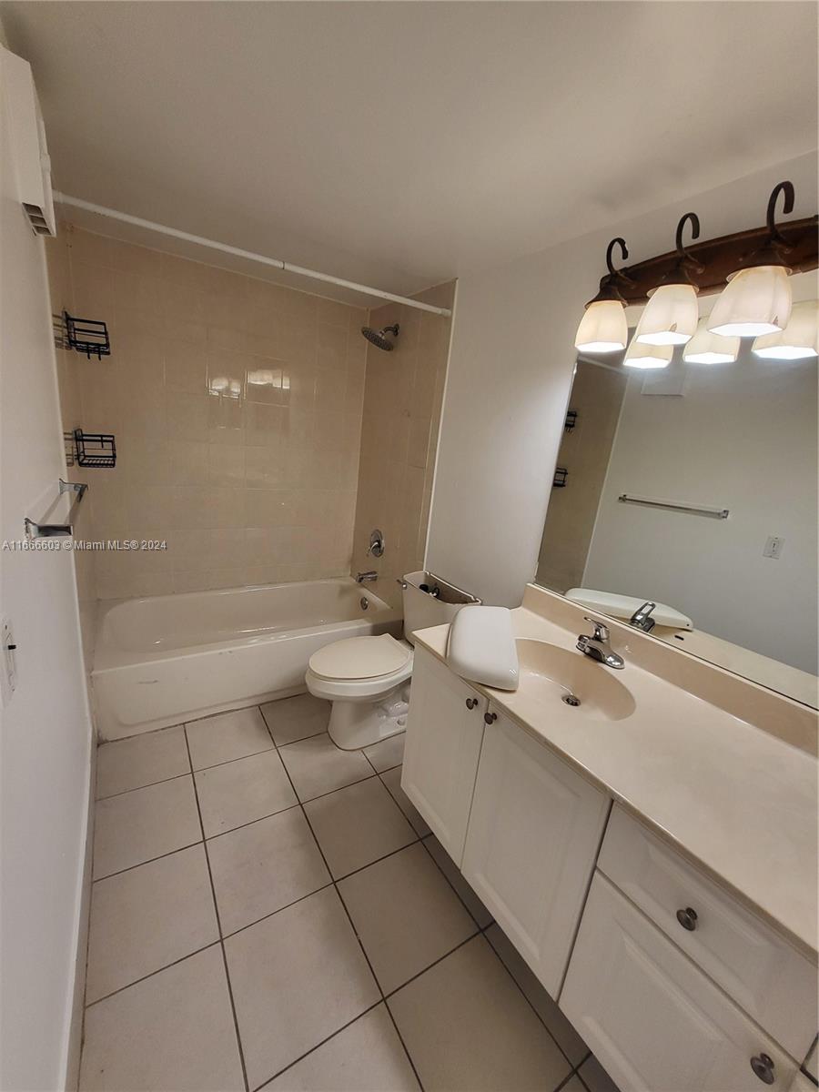 711 N Pine Island Rd # 111