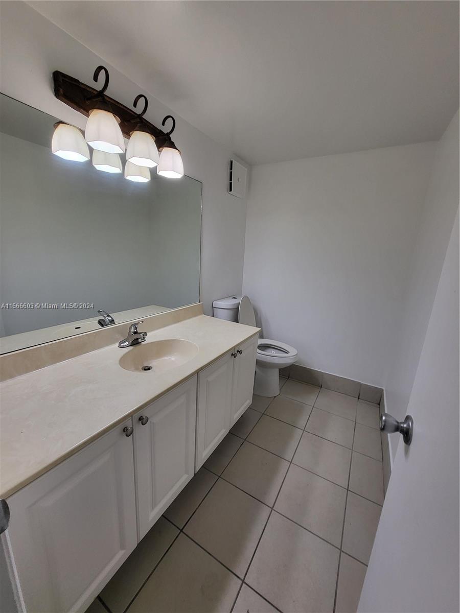 711 N Pine Island Rd # 111