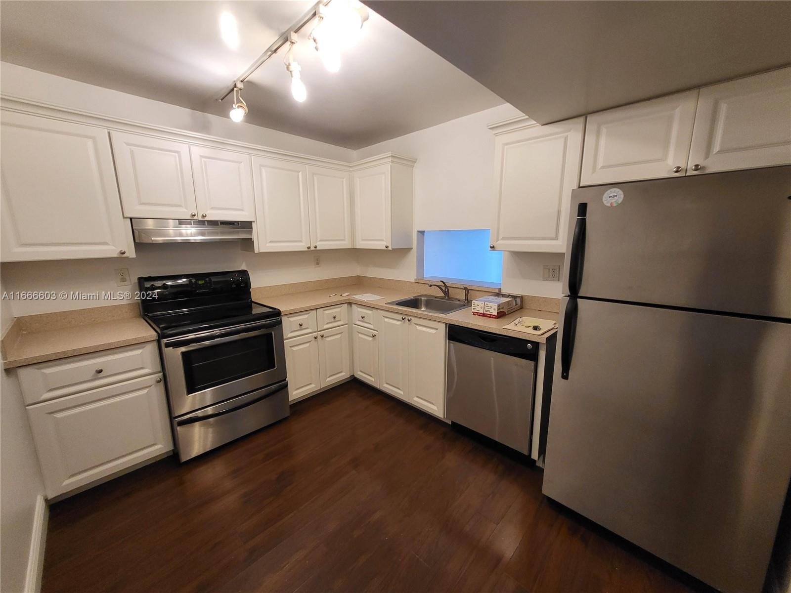 711 N Pine Island Rd # 111
