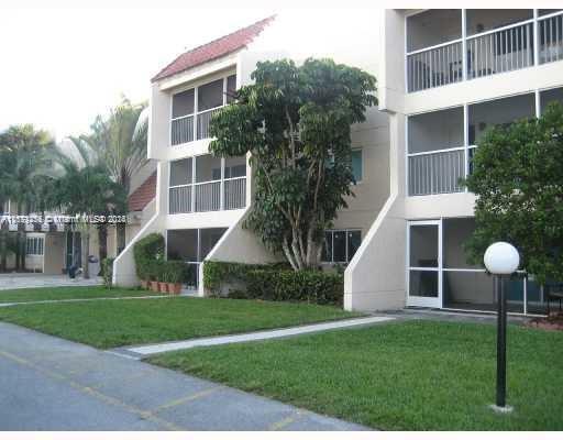 120 LAKEVIEW DR # 107