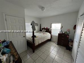 2537 SW 10th St