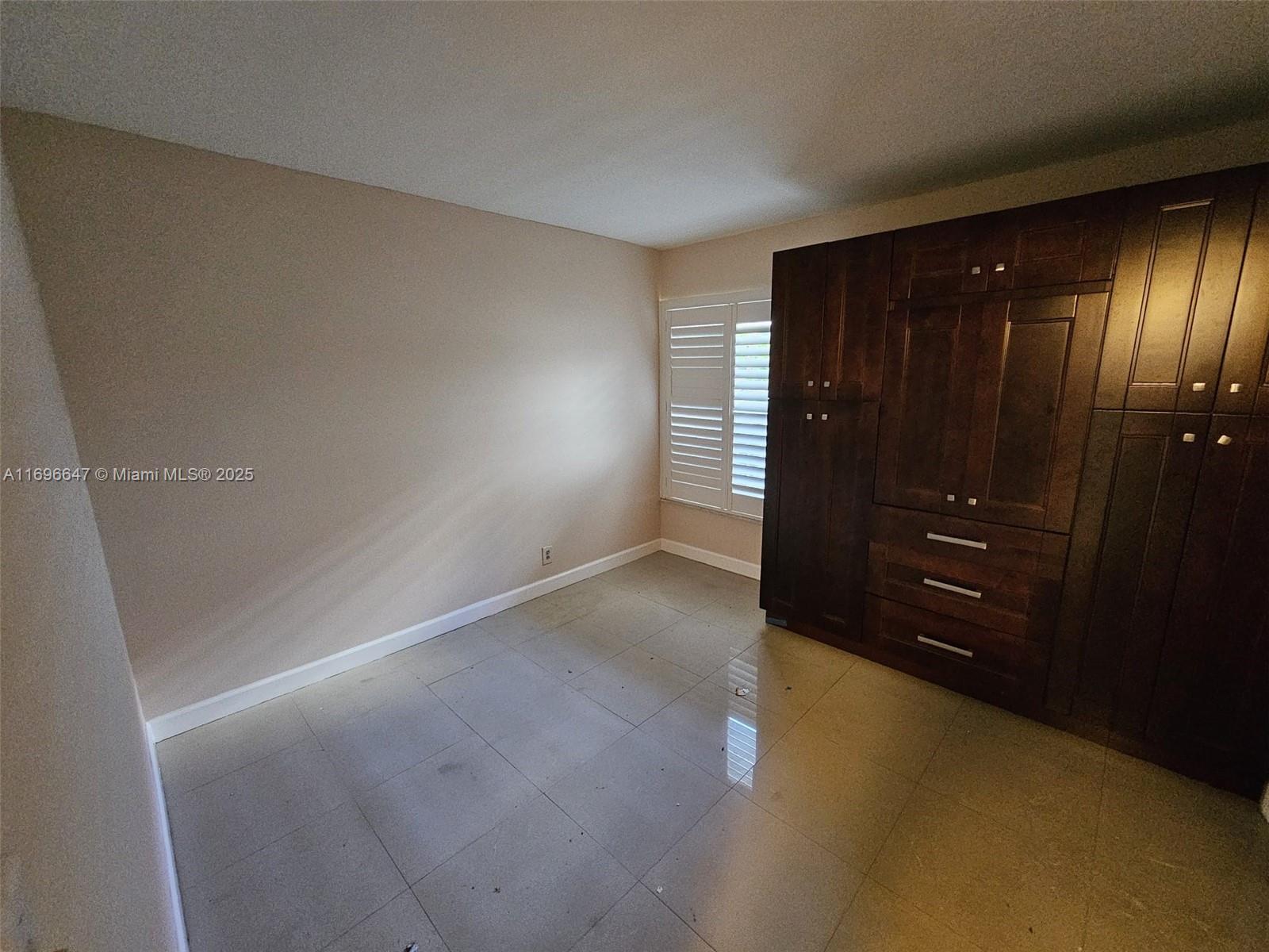455 S Pine Island Rd # 305C