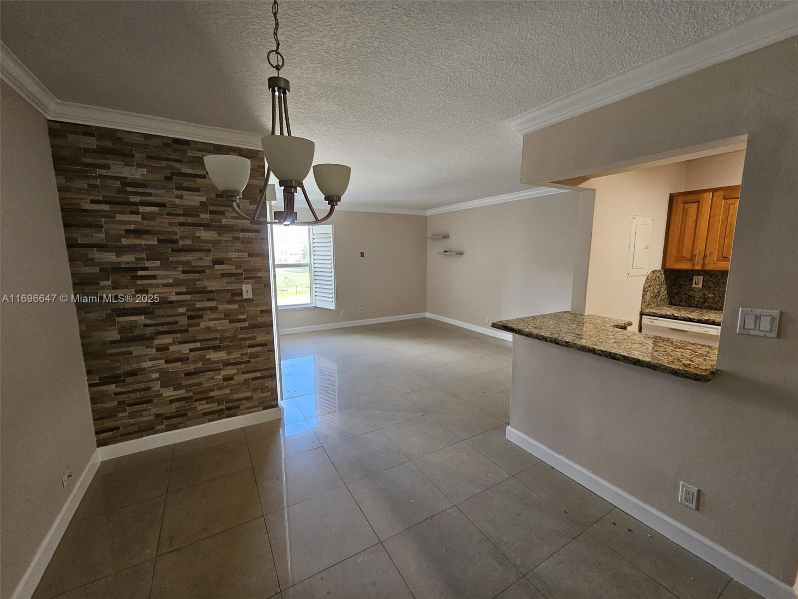 455 S Pine Island Rd # 305C