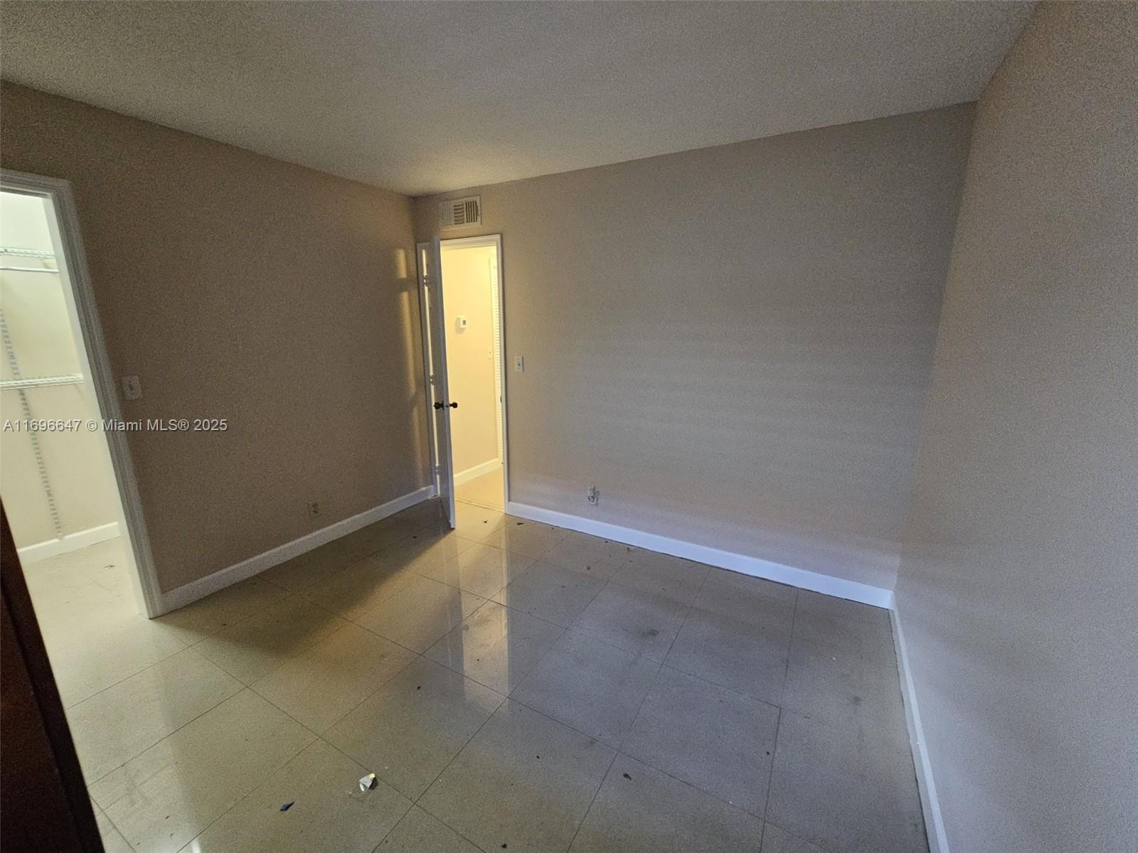 455 S Pine Island Rd # 305C