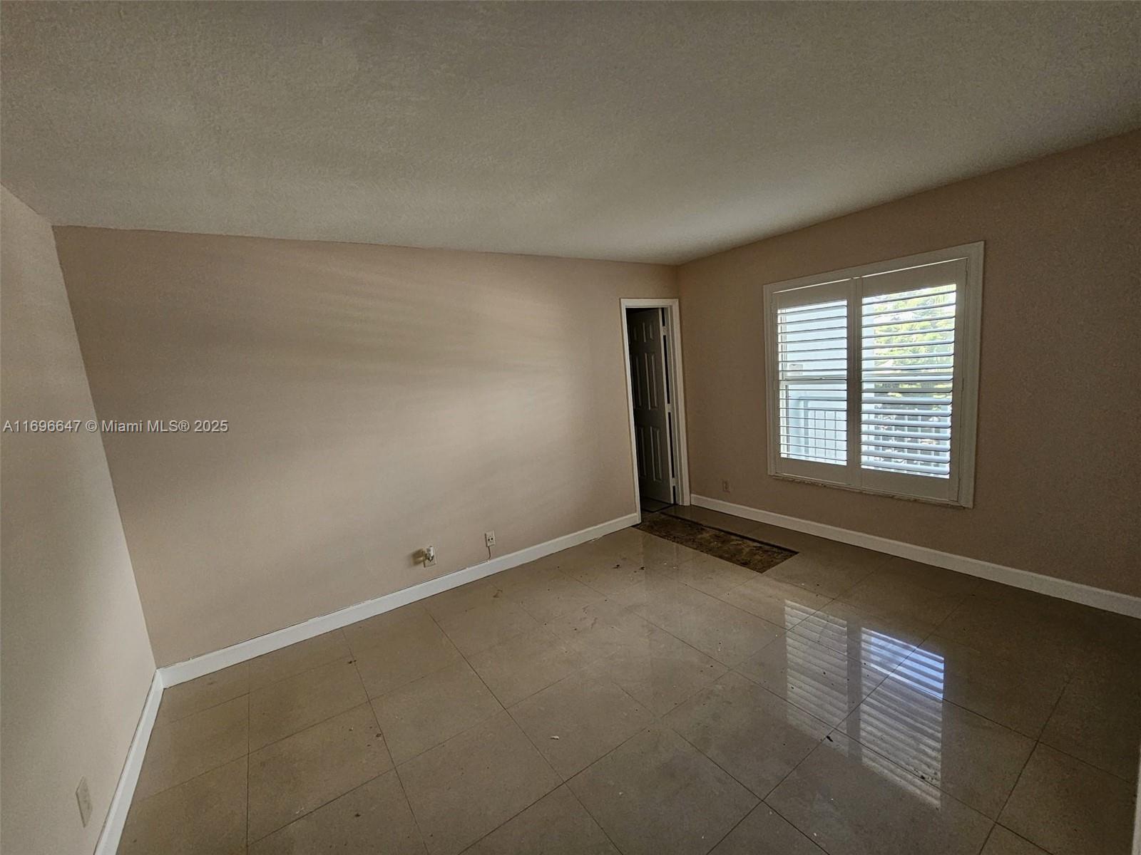 455 S Pine Island Rd # 305C