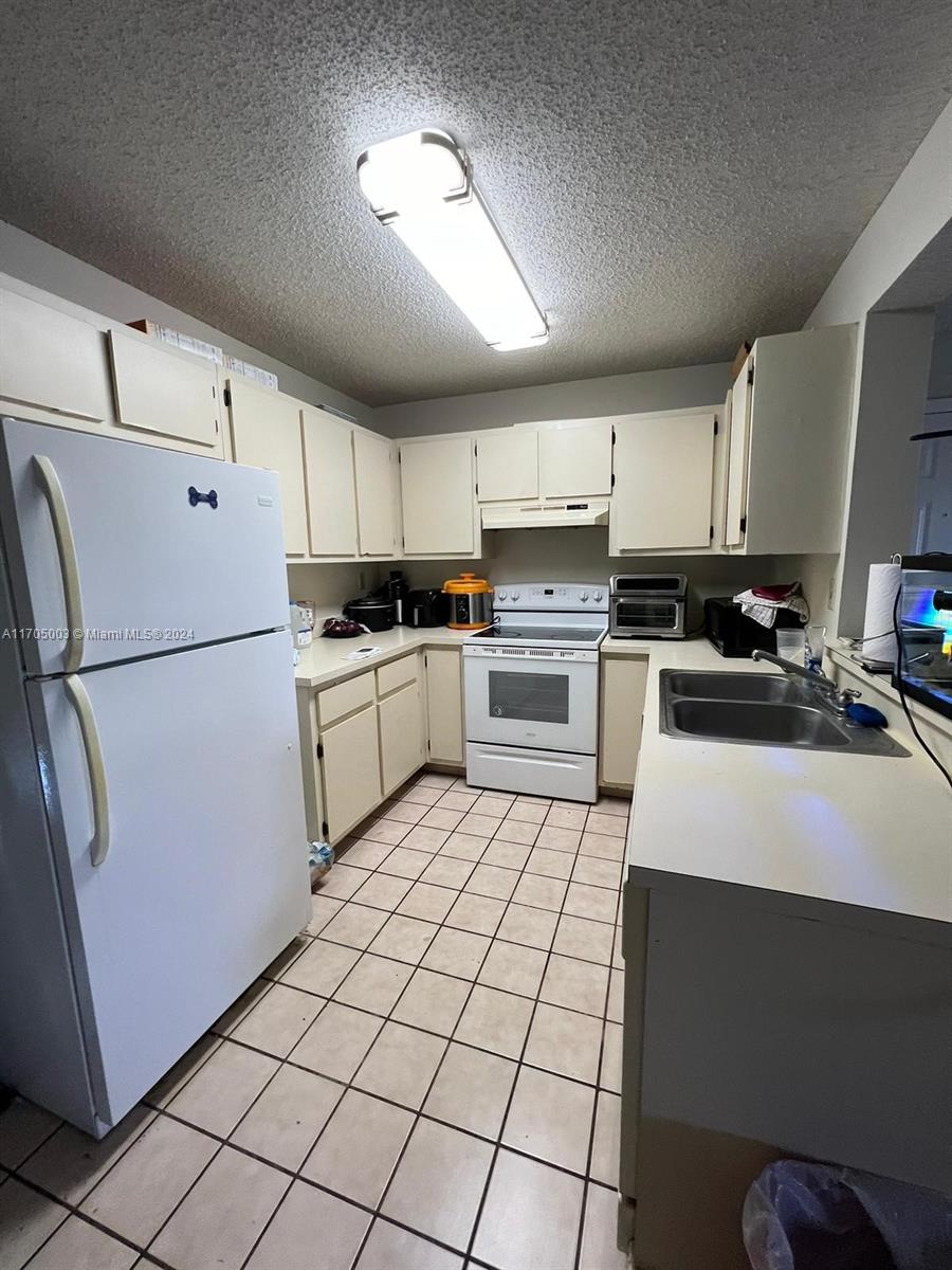 450 W Palm Cir W # 305