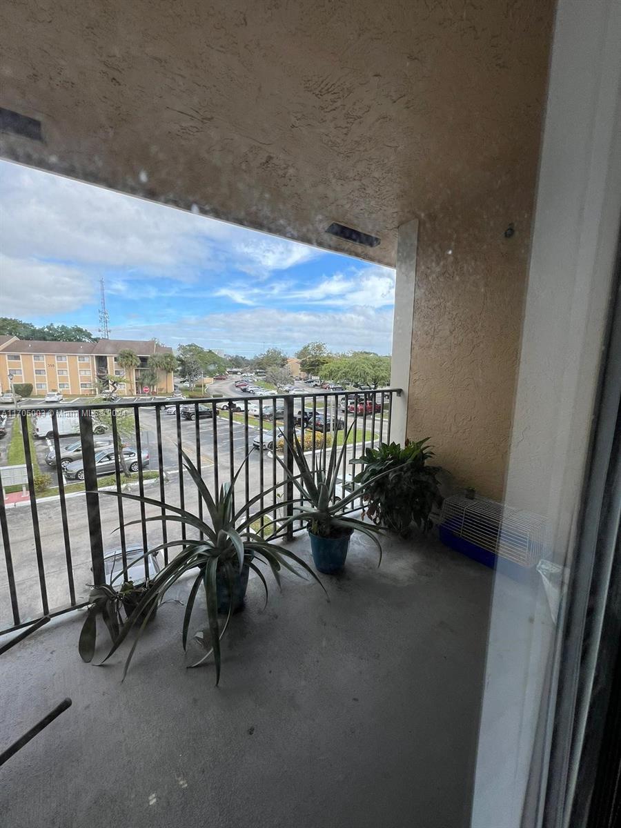 450 W Palm Cir W # 305