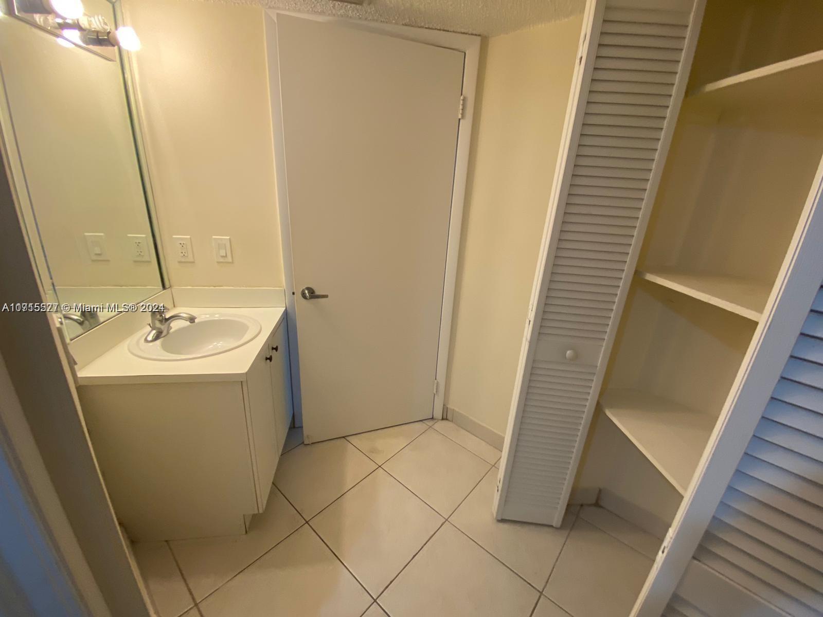 8215 SW 152nd Ave # 209 Unit: G-209