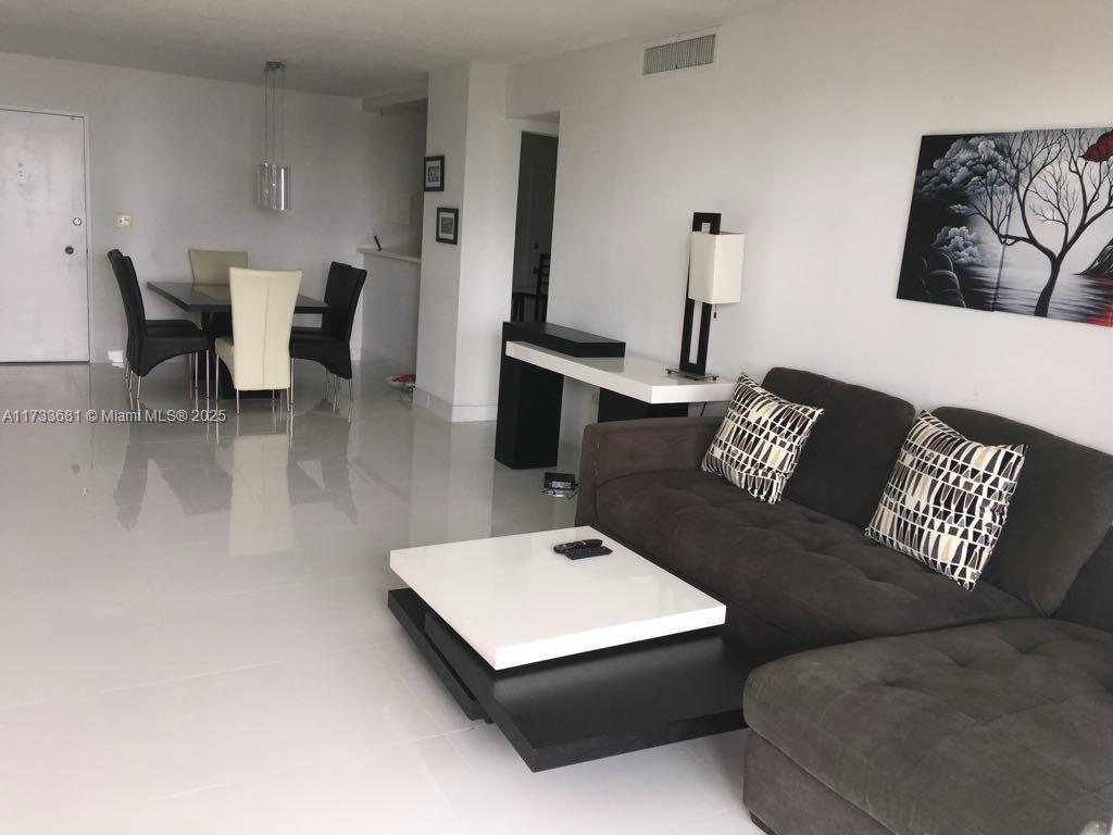 5555 Collins Ave # 4H