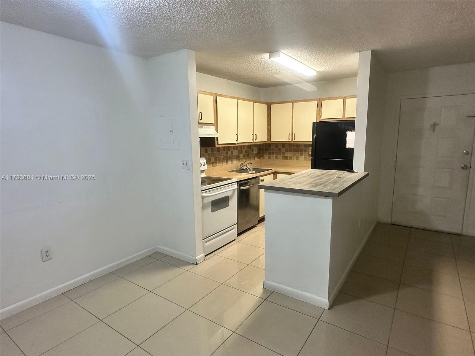 5555 Collins Ave # 4H
