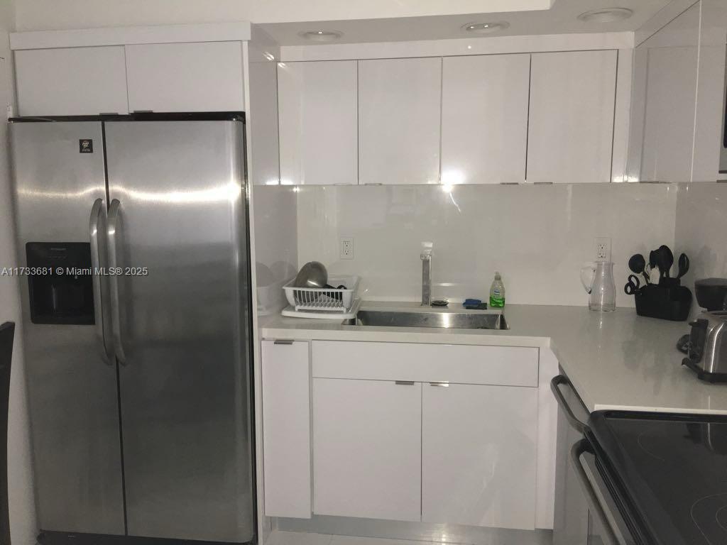 5555 Collins Ave # 4H