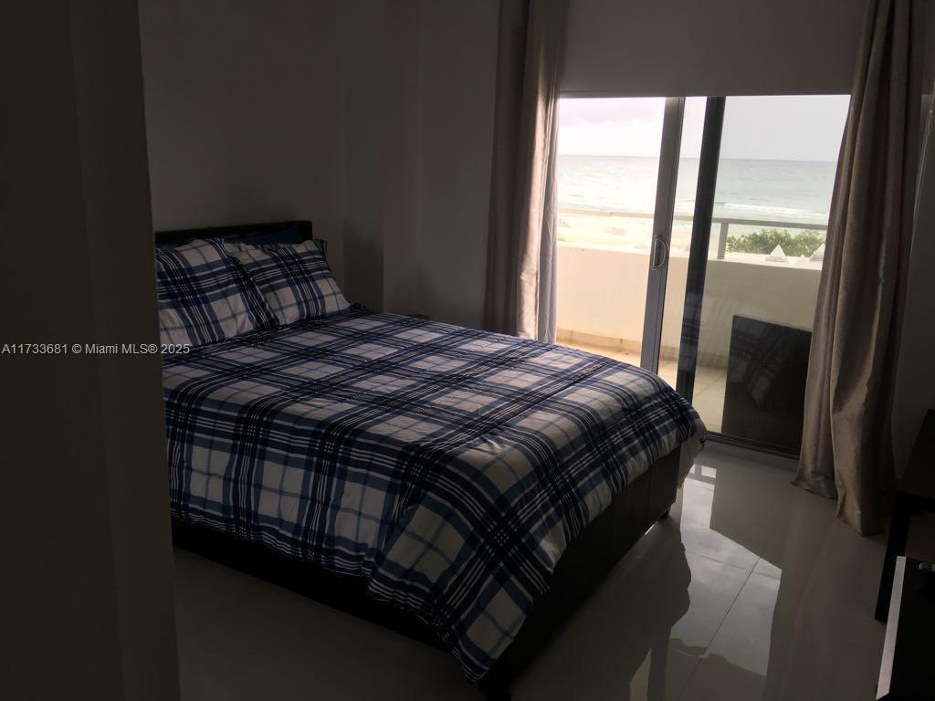 5555 Collins Ave # 4H