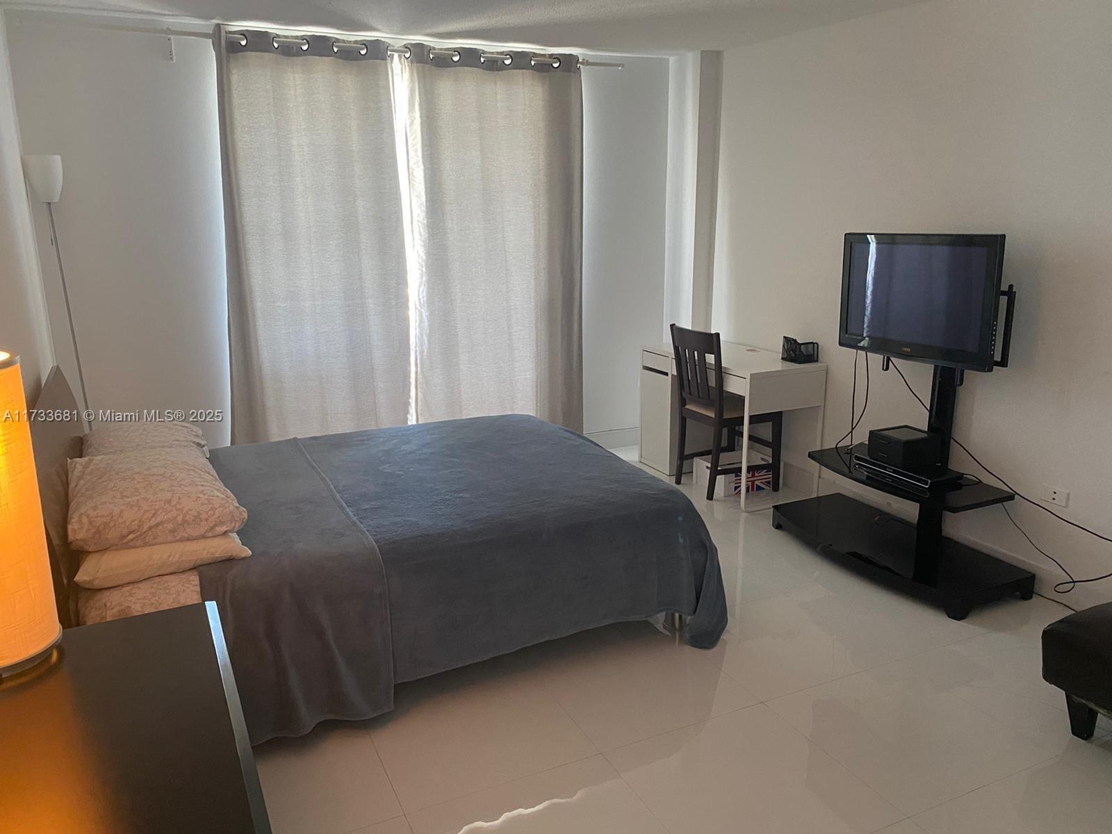 5555 Collins Ave # 4H