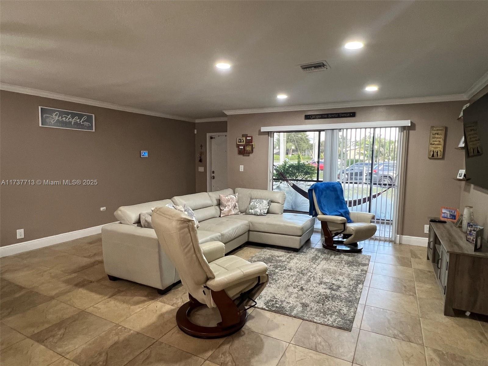 4921 NW 13th Ave