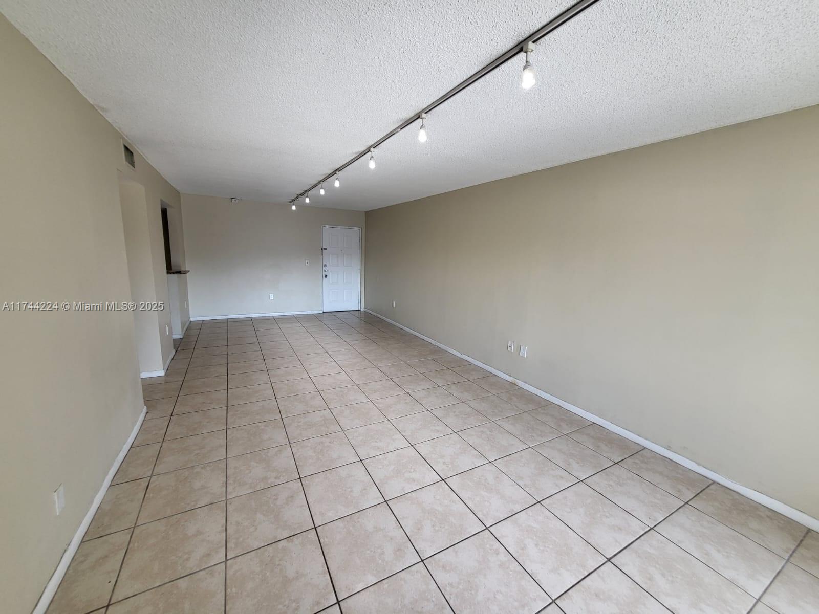 711 N Pine Island Rd # 407