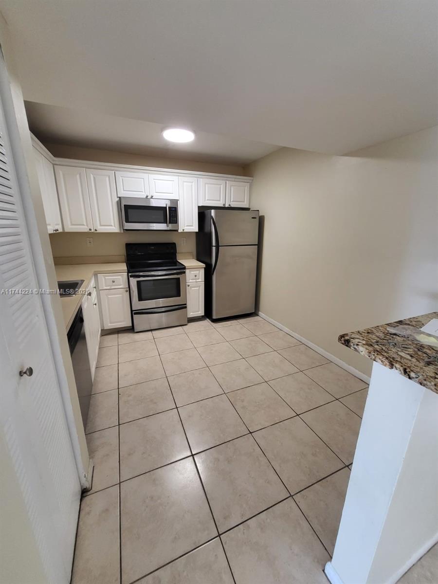 711 N Pine Island Rd # 407