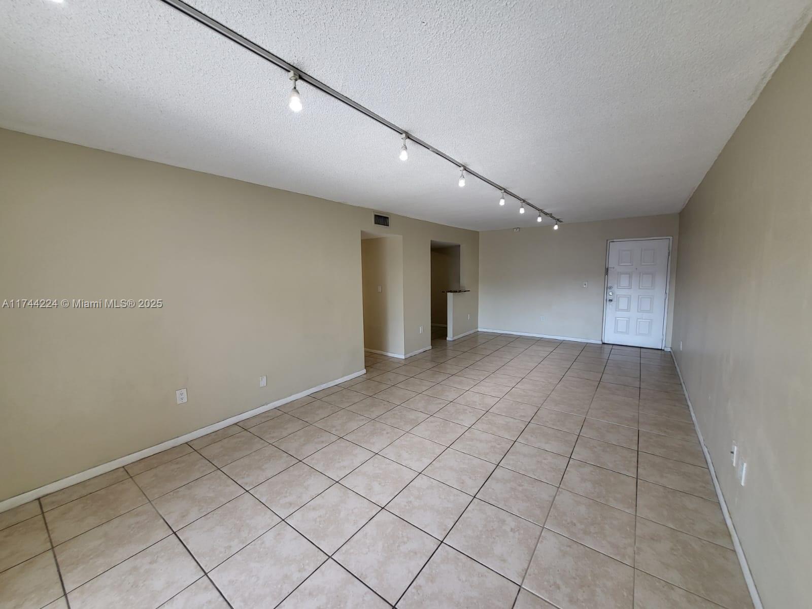 711 N Pine Island Rd # 407