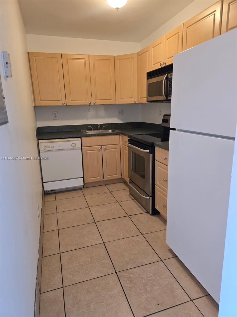 405 S Pine Island Rd # 401D