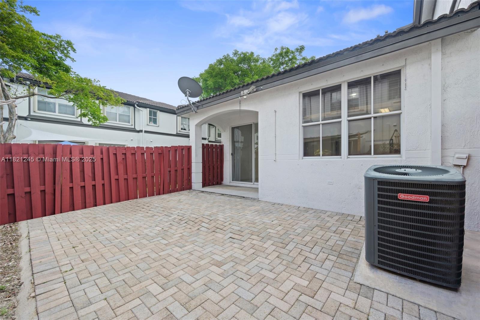 7633 NW 114th Path # 7633