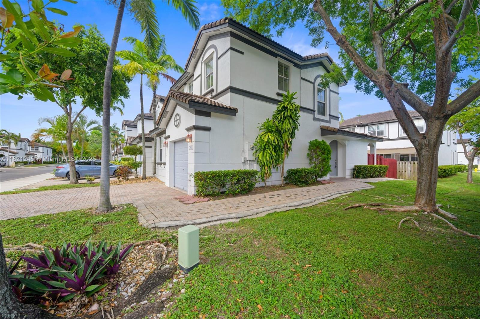 7633 NW 114th Path # 7633
