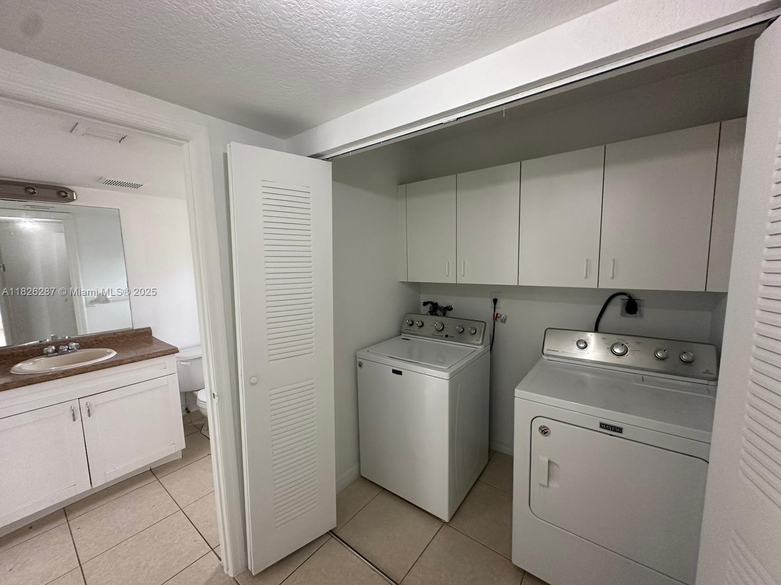 430 NW 20th St # 3