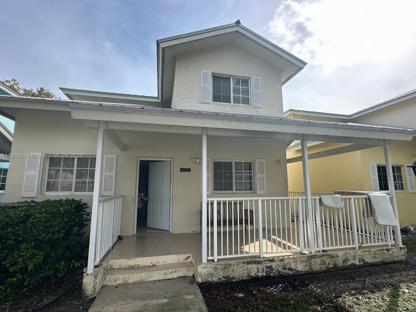 430 NW 20th St # 3