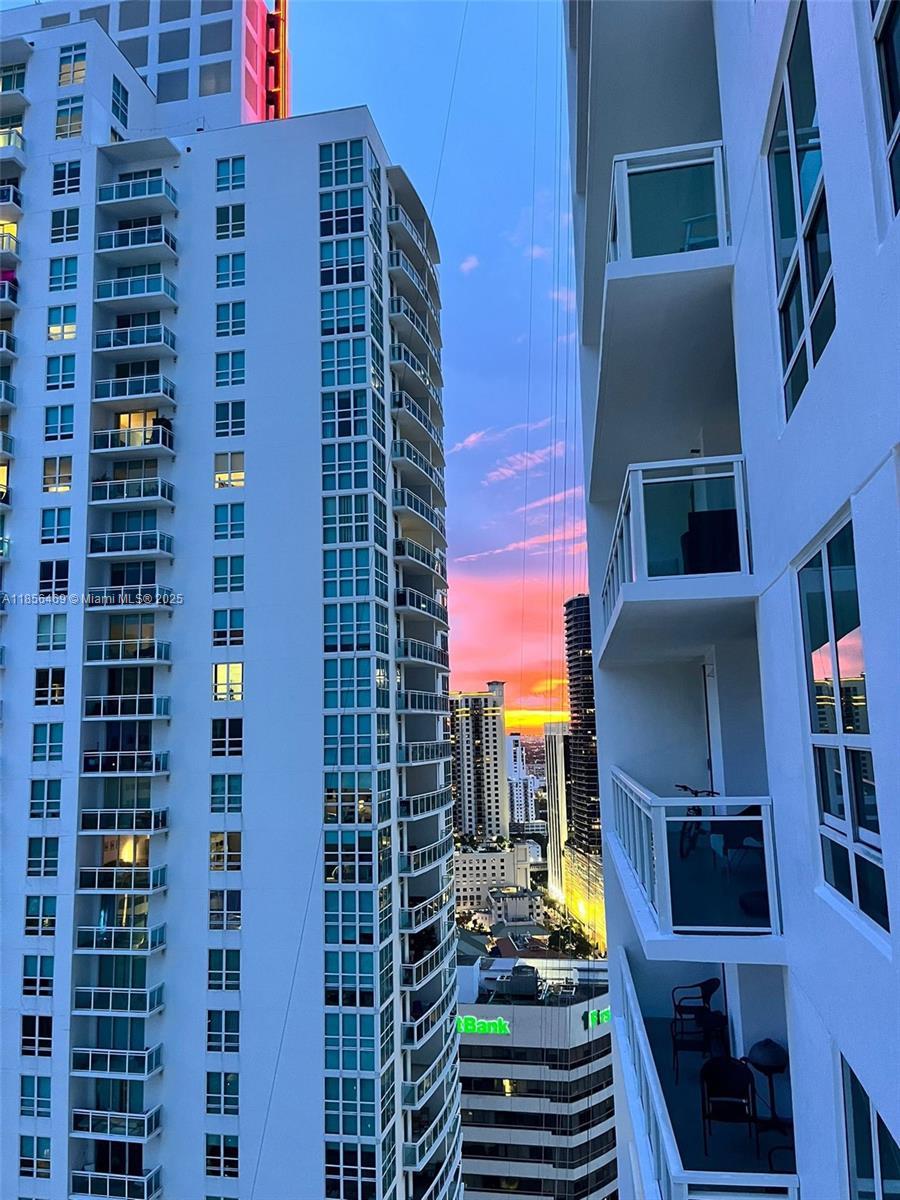 950 Brickell Bay Dr # 3009