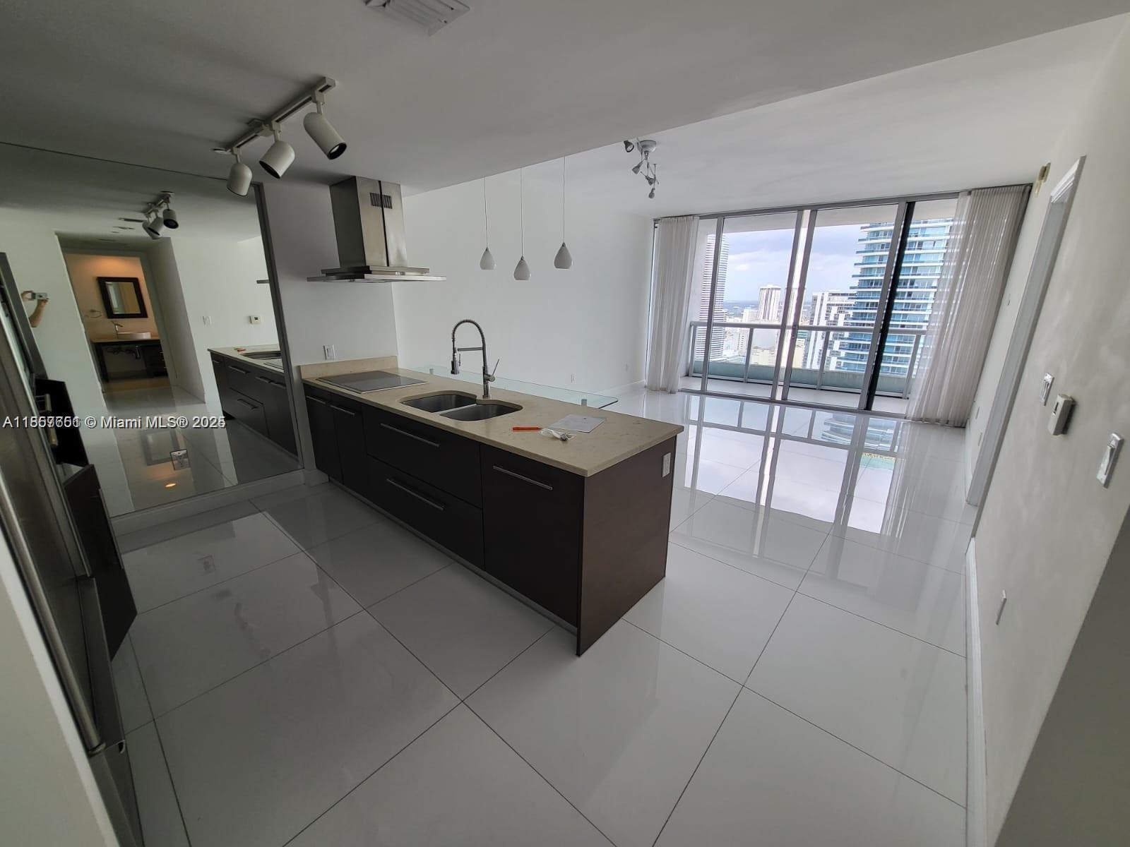 485 Brickell Ave # 4103