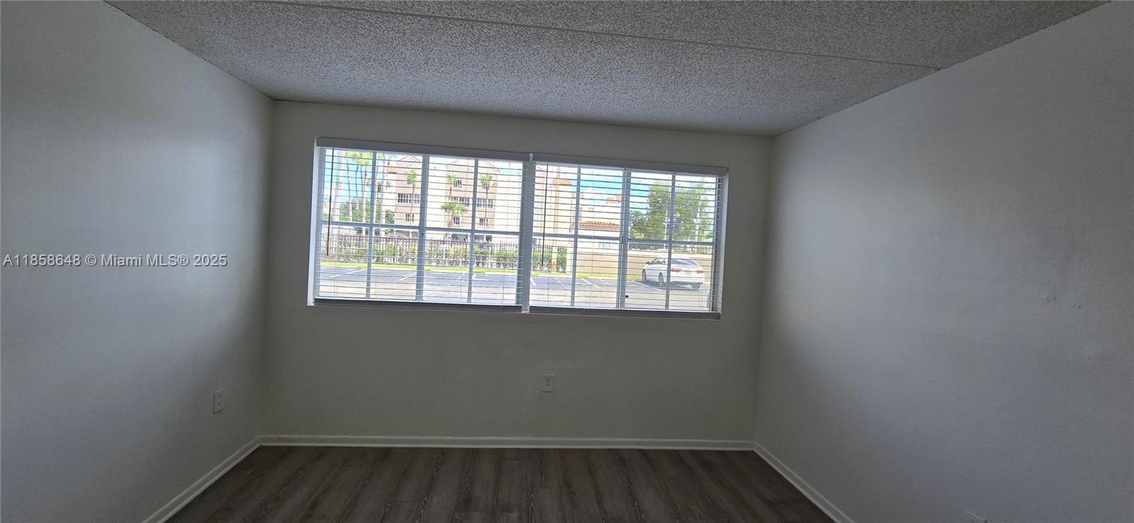 6195 NW 186th St # 115