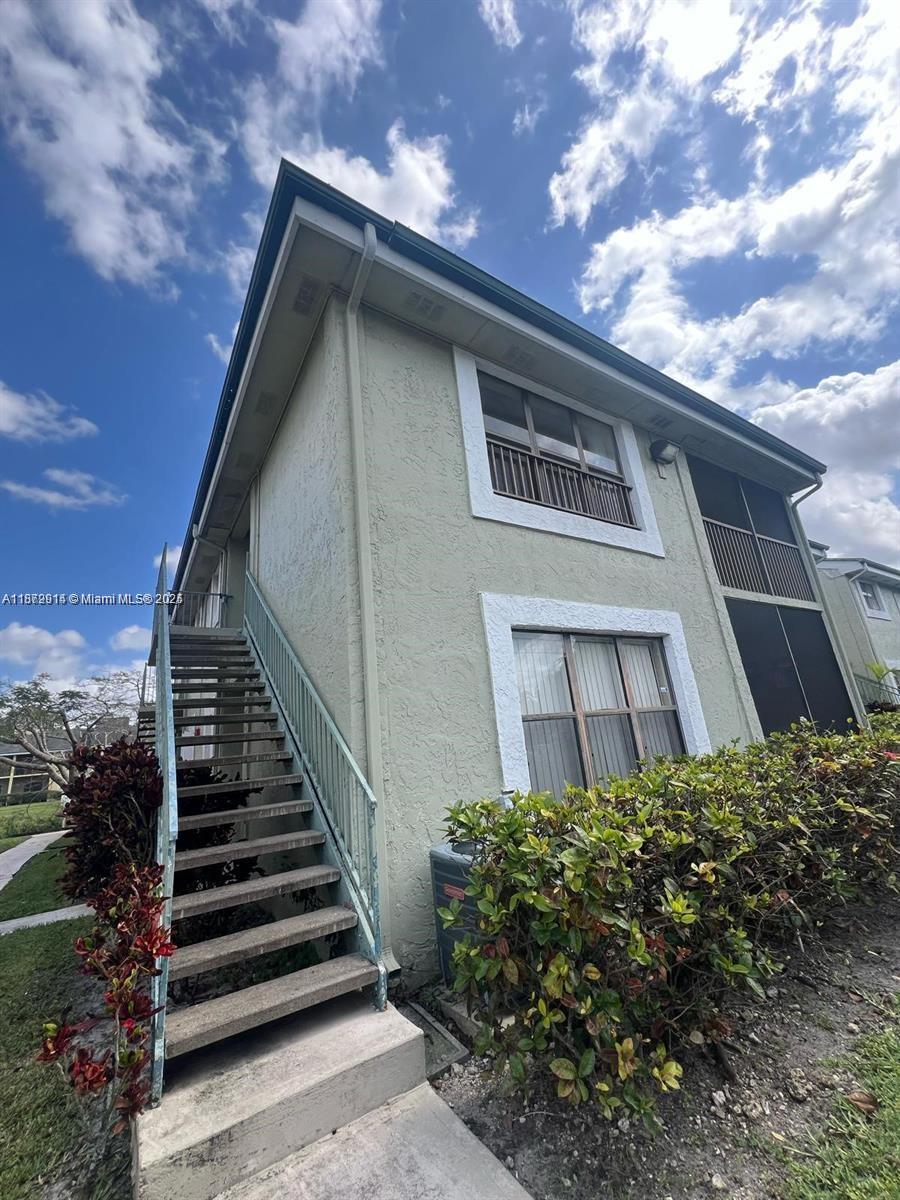 4088 N Pine Island Rd # 413