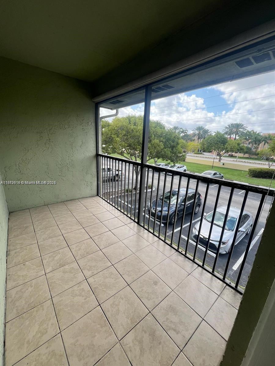 4088 N Pine Island Rd # 413