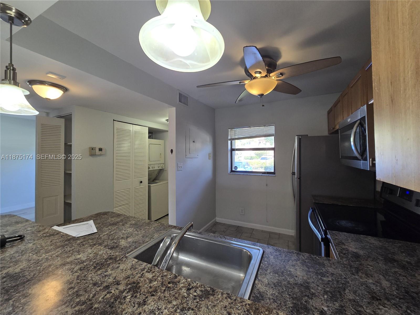 10600 NW 10th St # 106