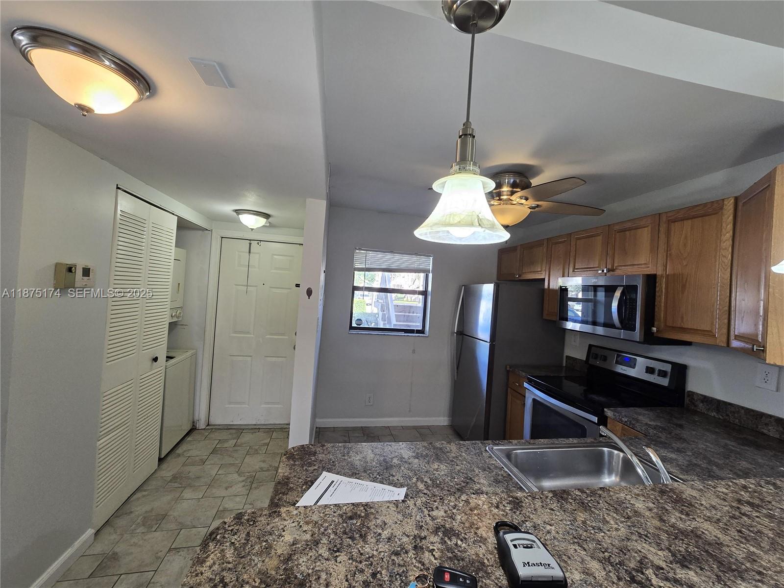 10600 NW 10th St # 106