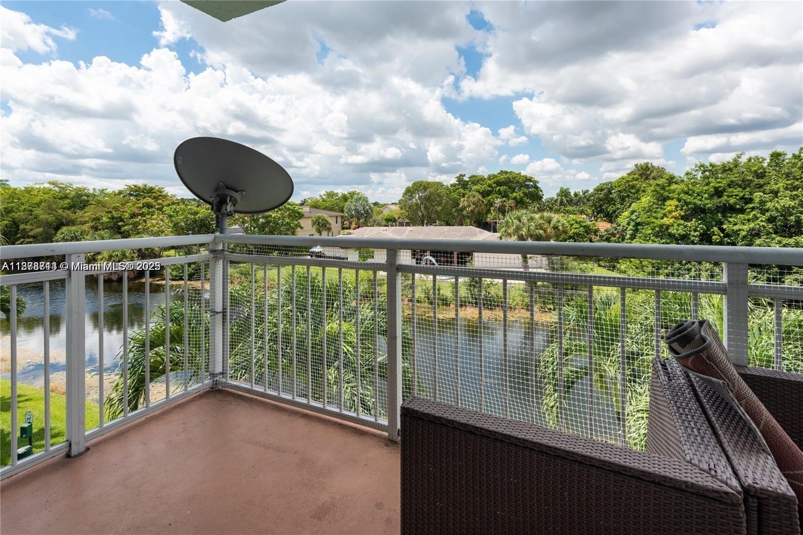 455 S Pine Island Rd # 301C