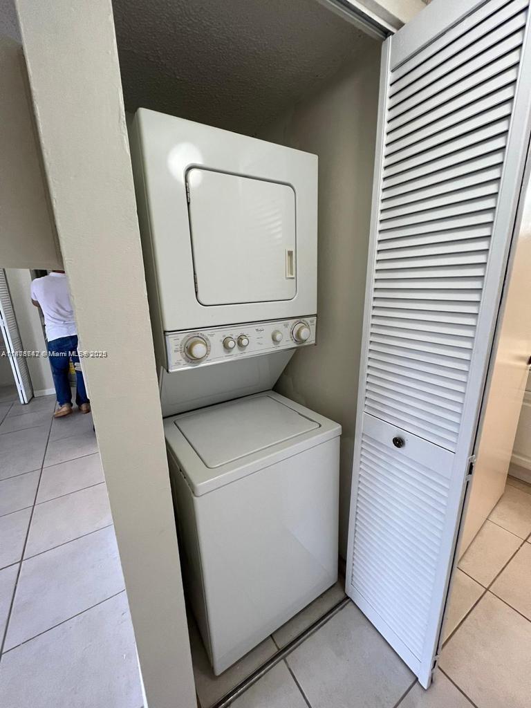 8205 SW 152nd Ave # 415 Unit: F-415