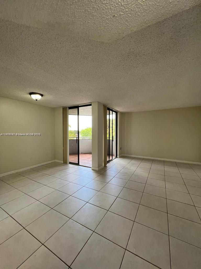 8205 SW 152nd Ave # 415 Unit: F-415