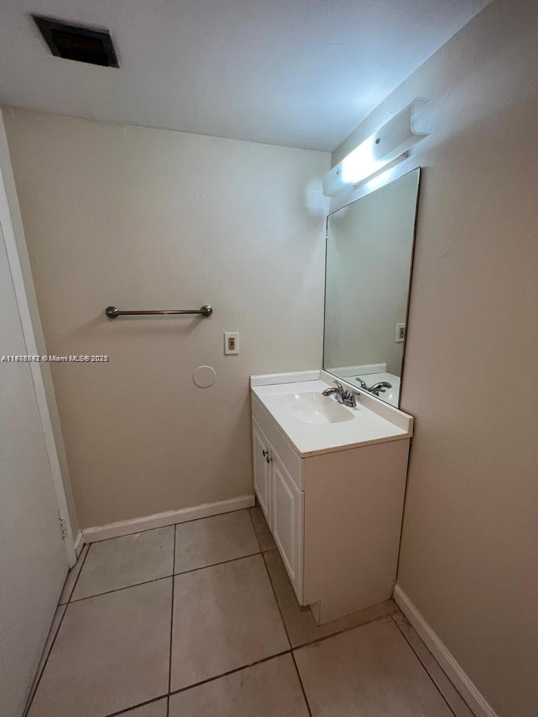 8205 SW 152nd Ave # 415 Unit: F-415