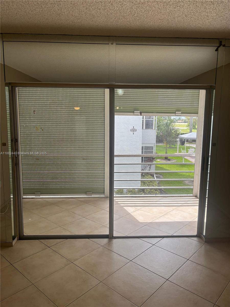 3000 E Sunrise Lakes Dr Unit: 207