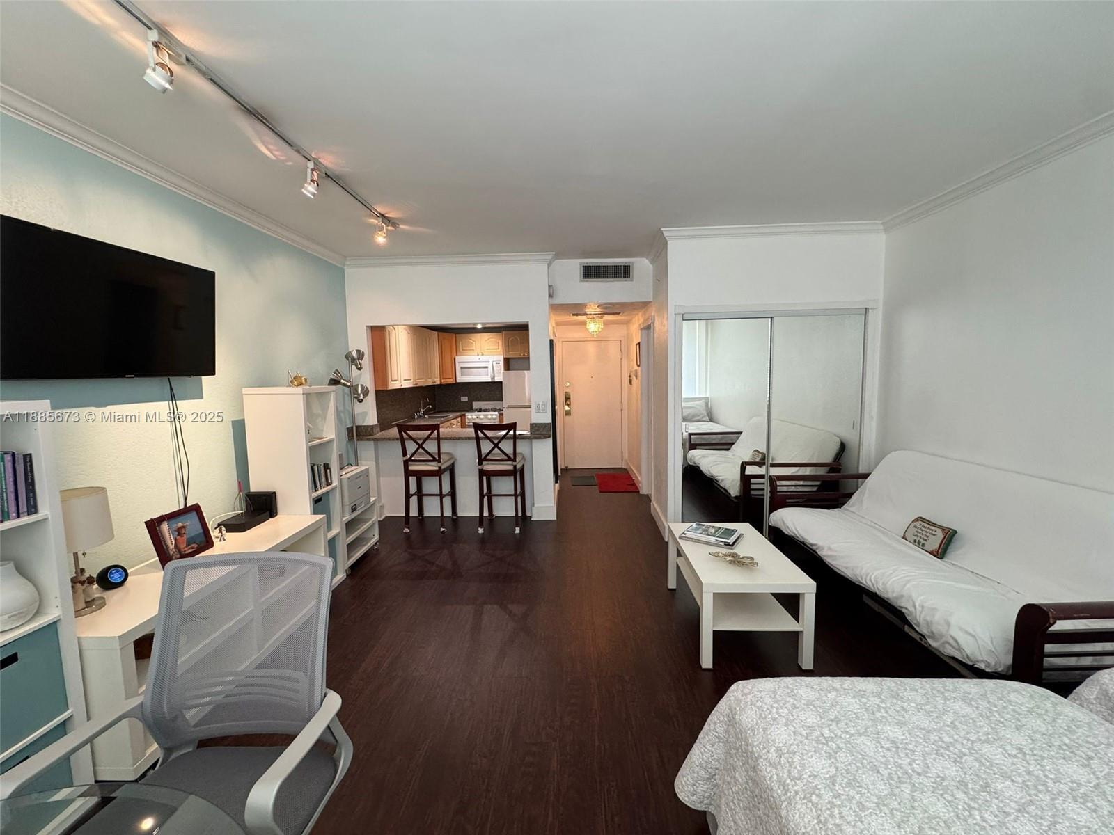 700 Biltmore Way # 418