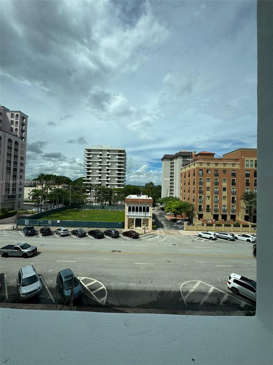 700 Biltmore Way # 418